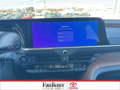 2025 Toyota Crown Signia Limited AWD (Natl)