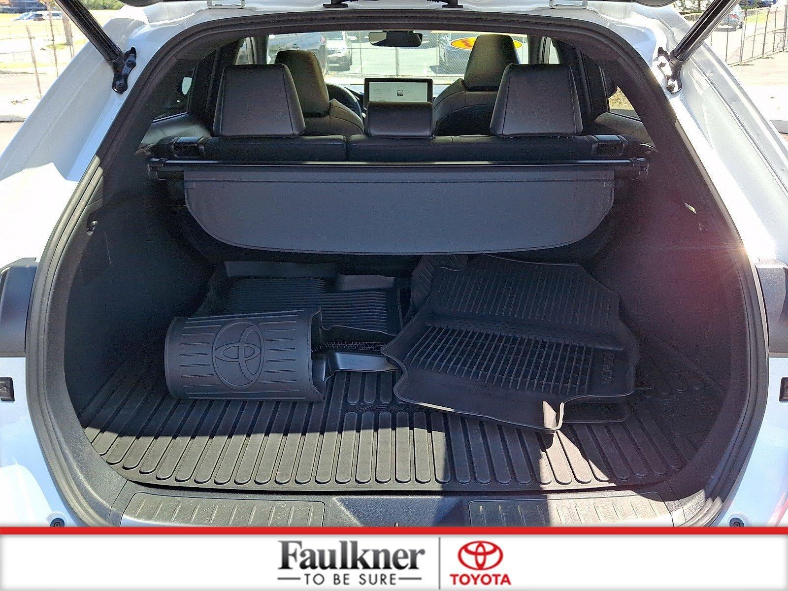 2023 Toyota Venza Nightshade AWD (Natl)