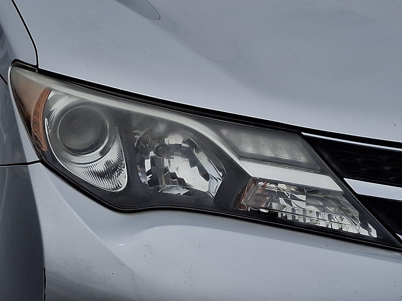 2015 Toyota RAV4 AWD 4dr LE (Natl)