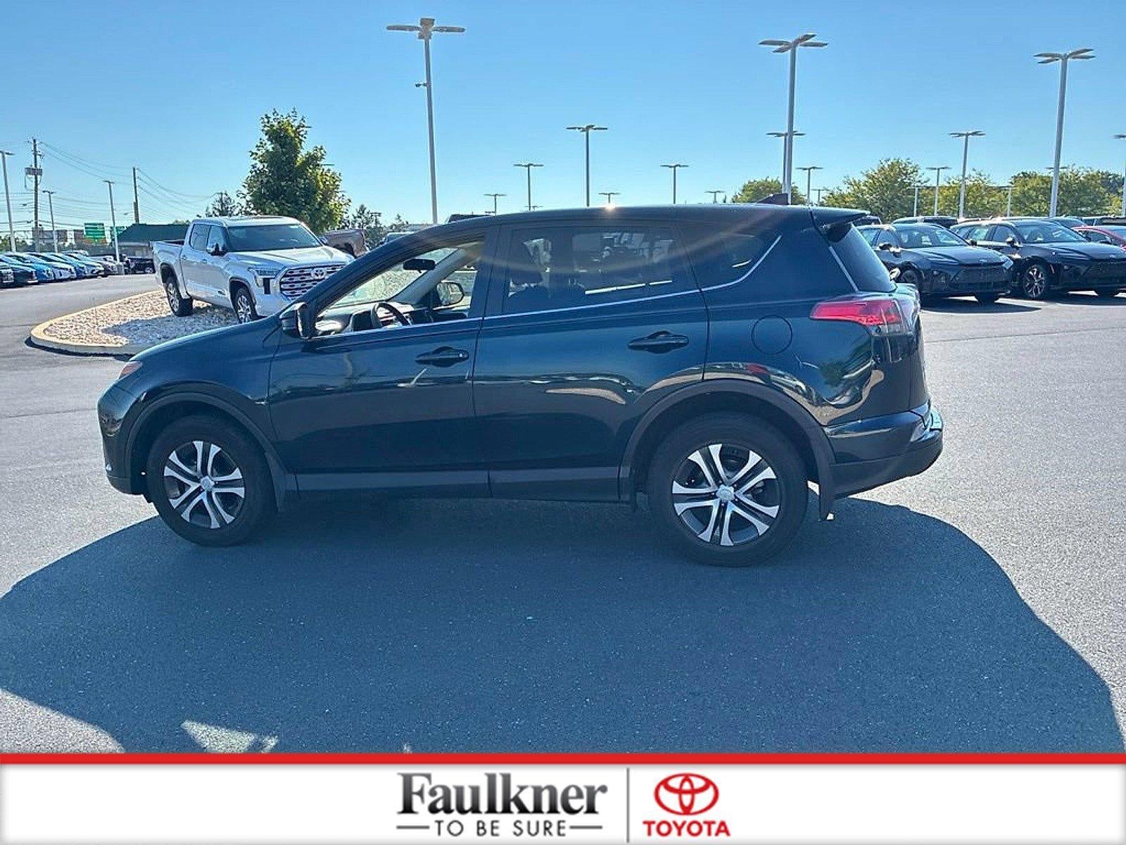 2017 Toyota RAV4 LE AWD (Natl)