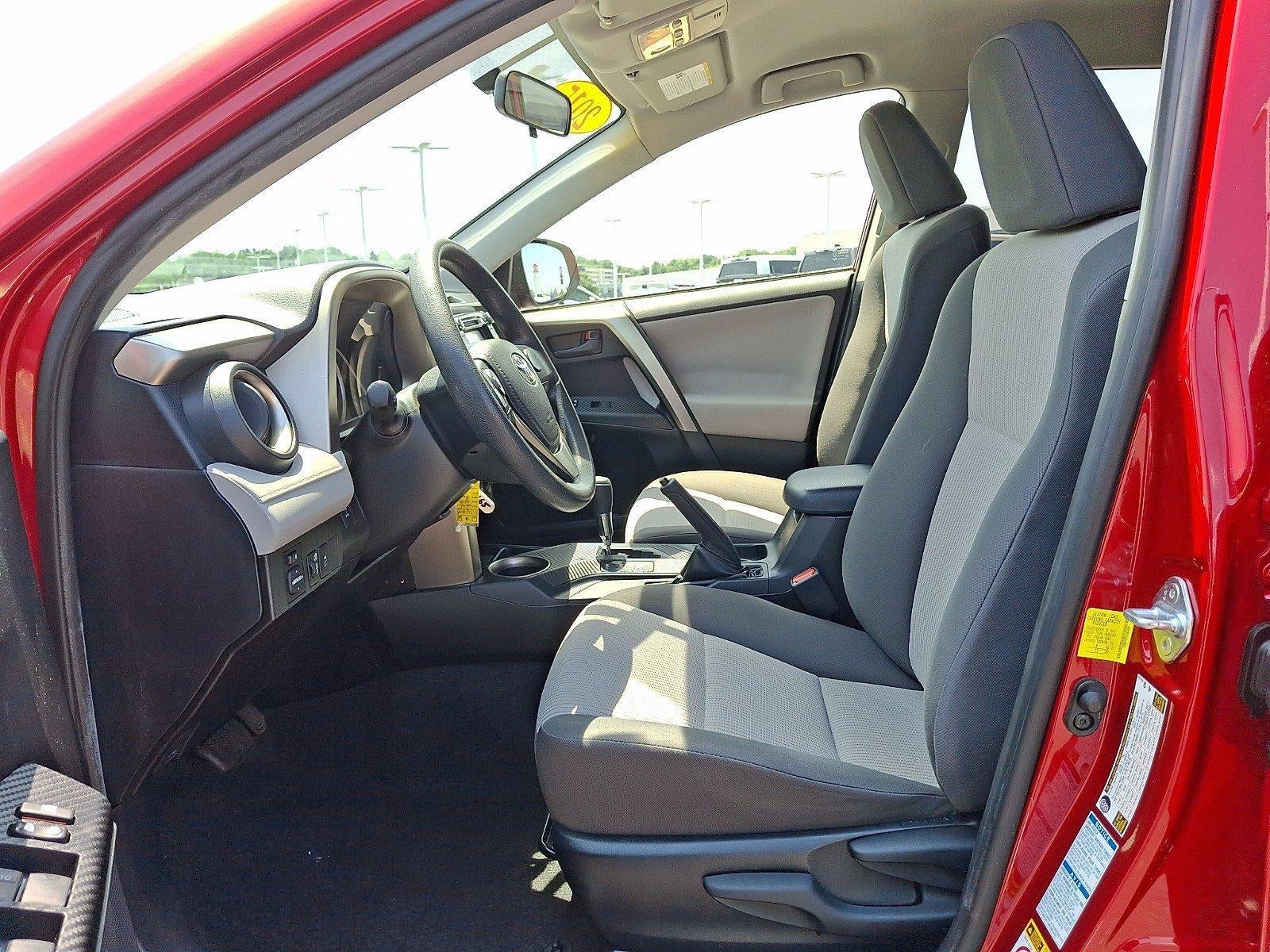 2015 Toyota RAV4 AWD 4dr LE (Natl)
