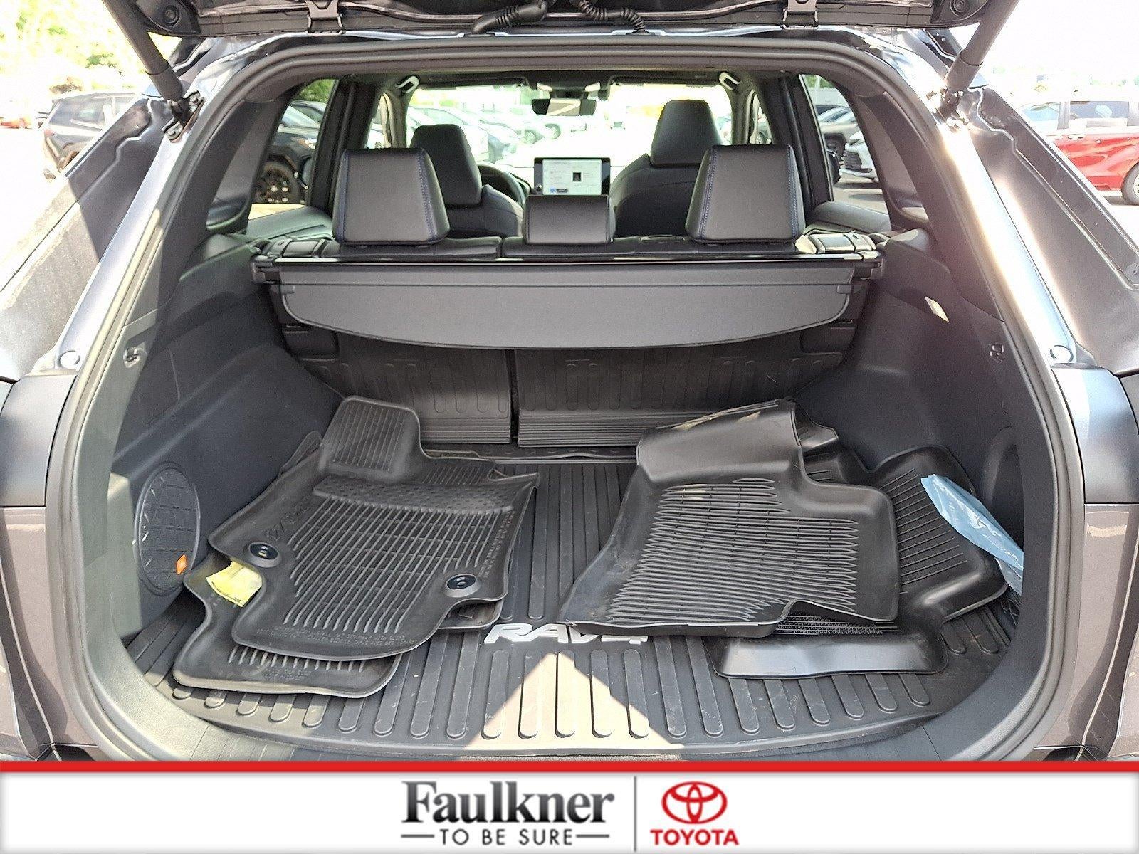 2025 Toyota RAV4 Hybrid XSE AWD (Natl)