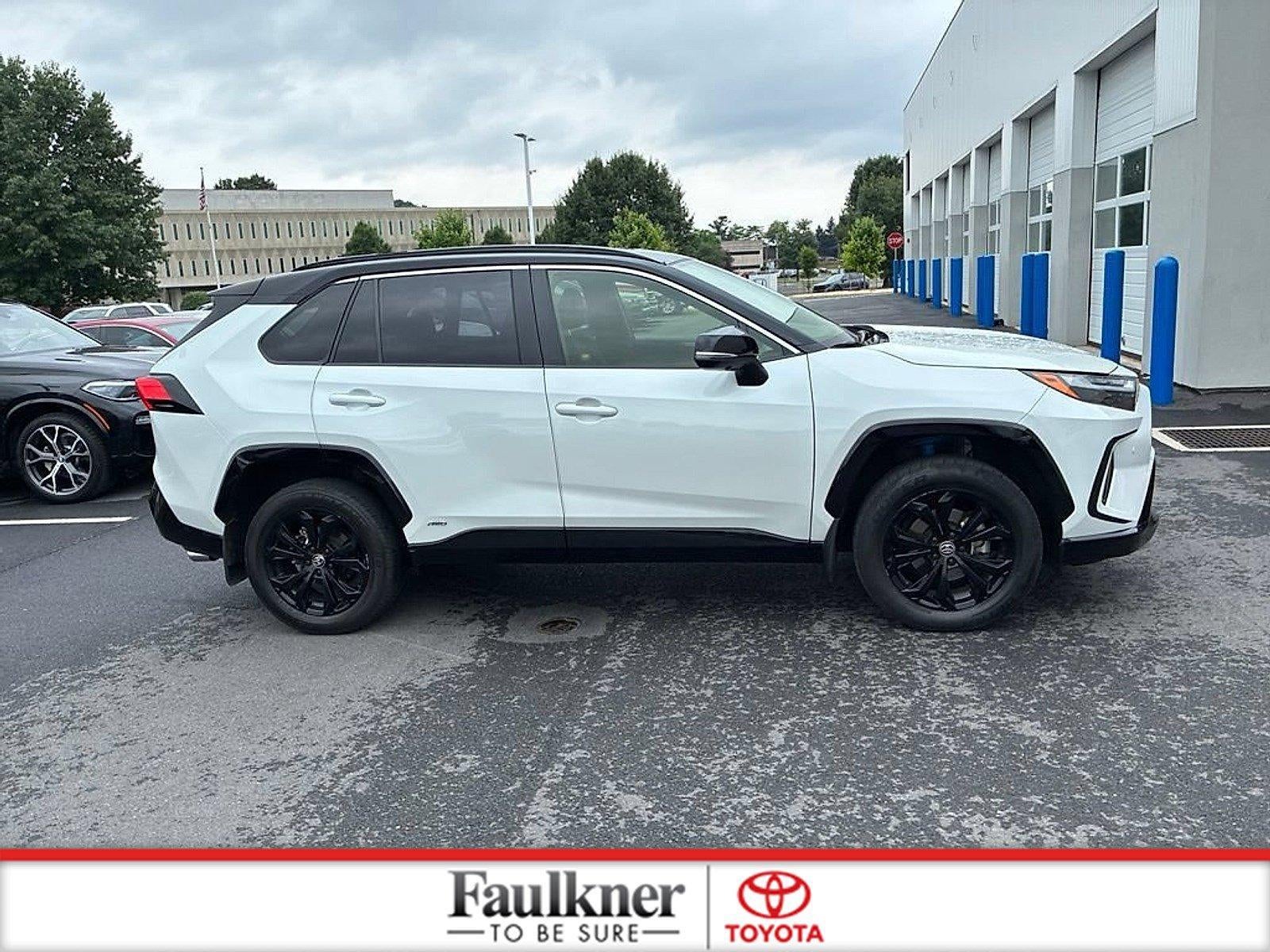 2024 Toyota RAV4 Hybrid XSE AWD (Natl)