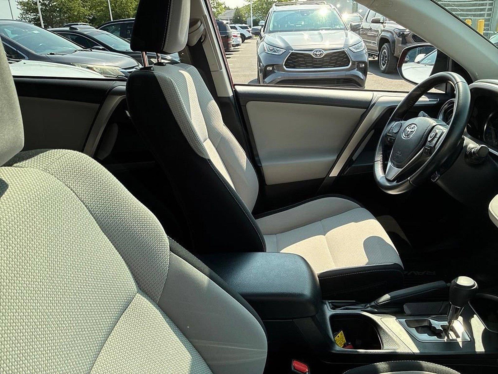 2018 Toyota RAV4 Hybrid XLE AWD (Natl)