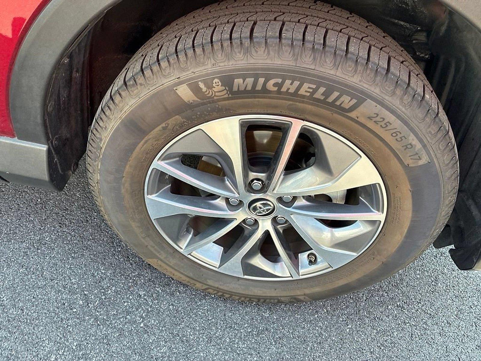 2018 Toyota RAV4 Hybrid XLE AWD (Natl)