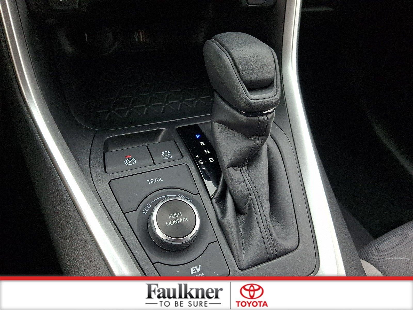 2025 Toyota RAV4 Hybrid XLE AWD (Natl)