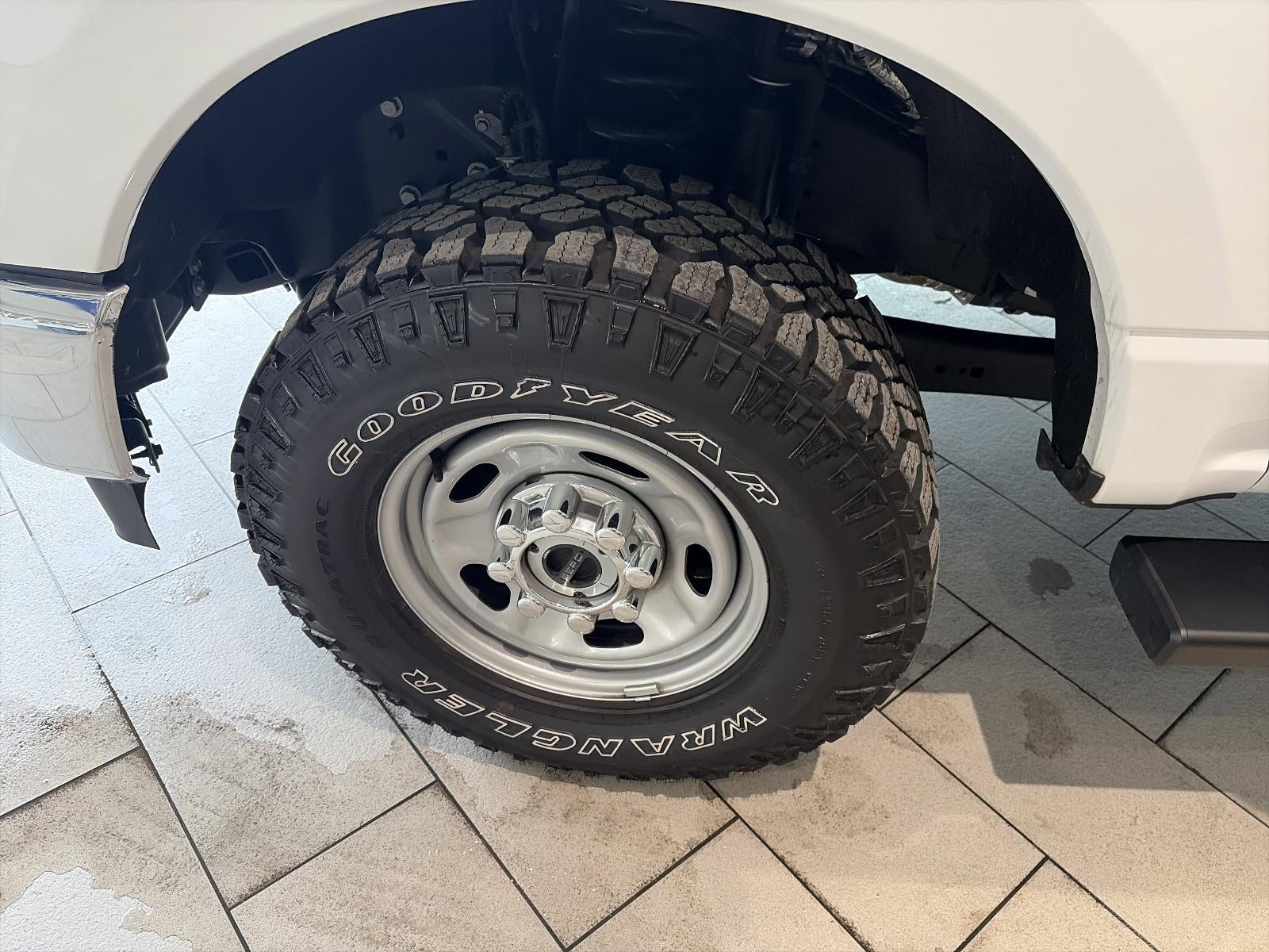 2024 Ford Super Duty F-250 SRW XL 4WD Reg Cab 8' Box