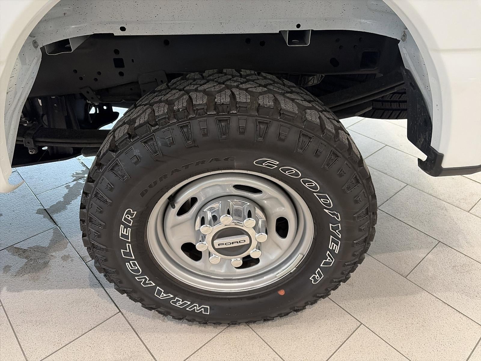 2024 Ford Super Duty F-250 SRW XL 4WD Reg Cab 8' Box