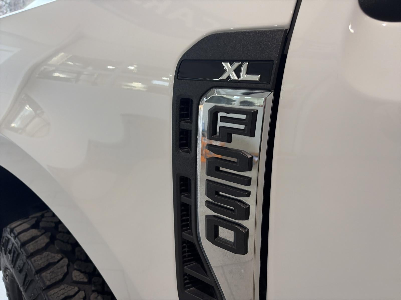 2024 Ford Super Duty F-250 SRW XL 4WD Reg Cab 8' Box