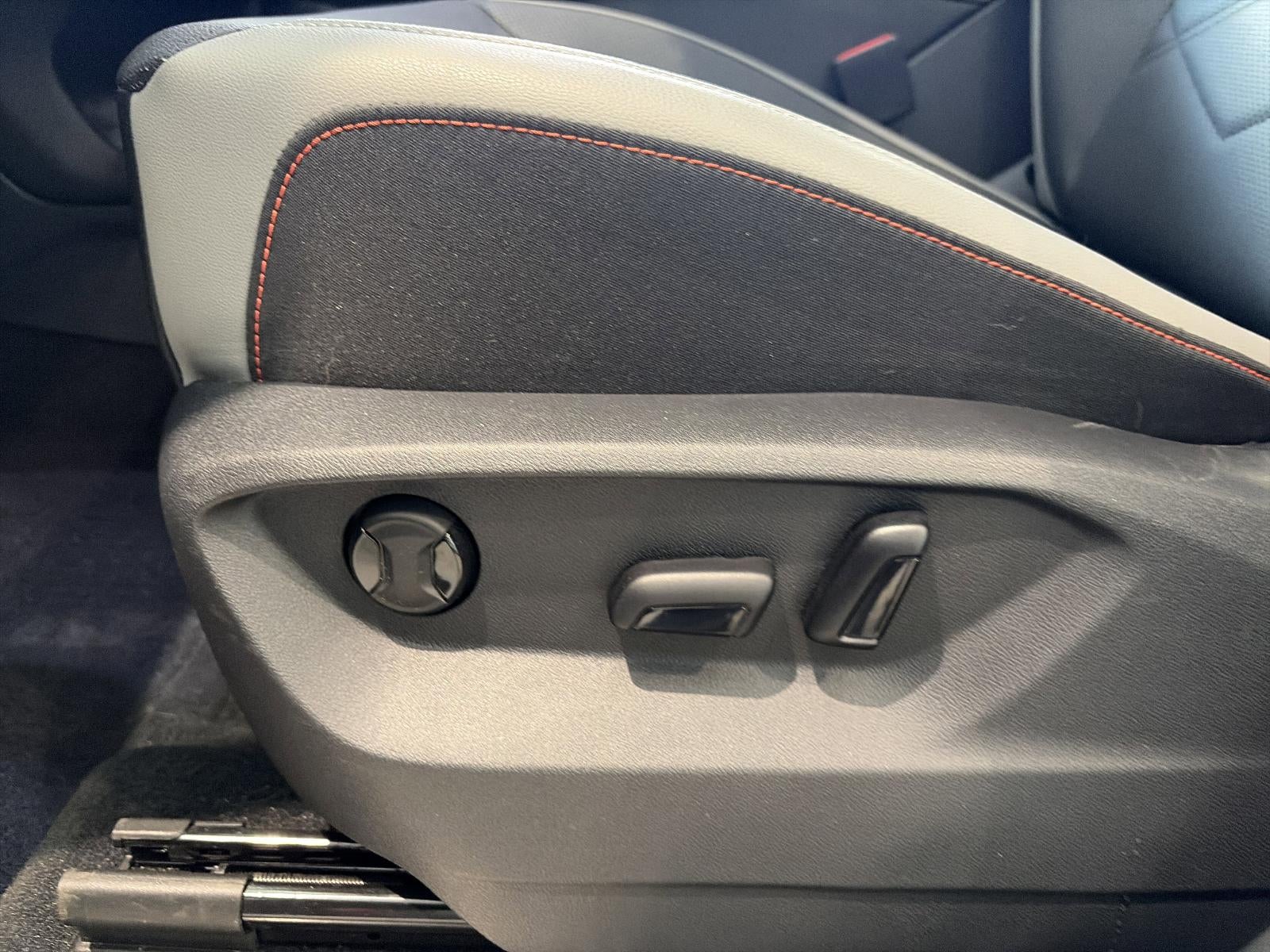 2025 Volkswagen Atlas 2.0T Peak Edition 4MOTION
