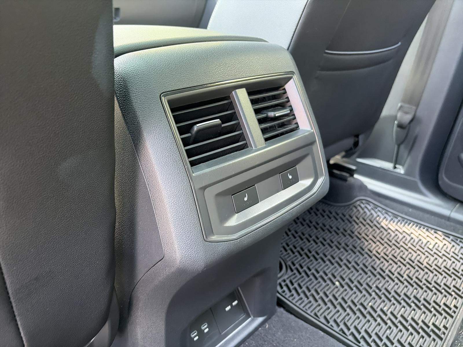 2023 Volkswagen Atlas Cross Sport 3.6L V6 SEL Premium R-Line 4MOTION