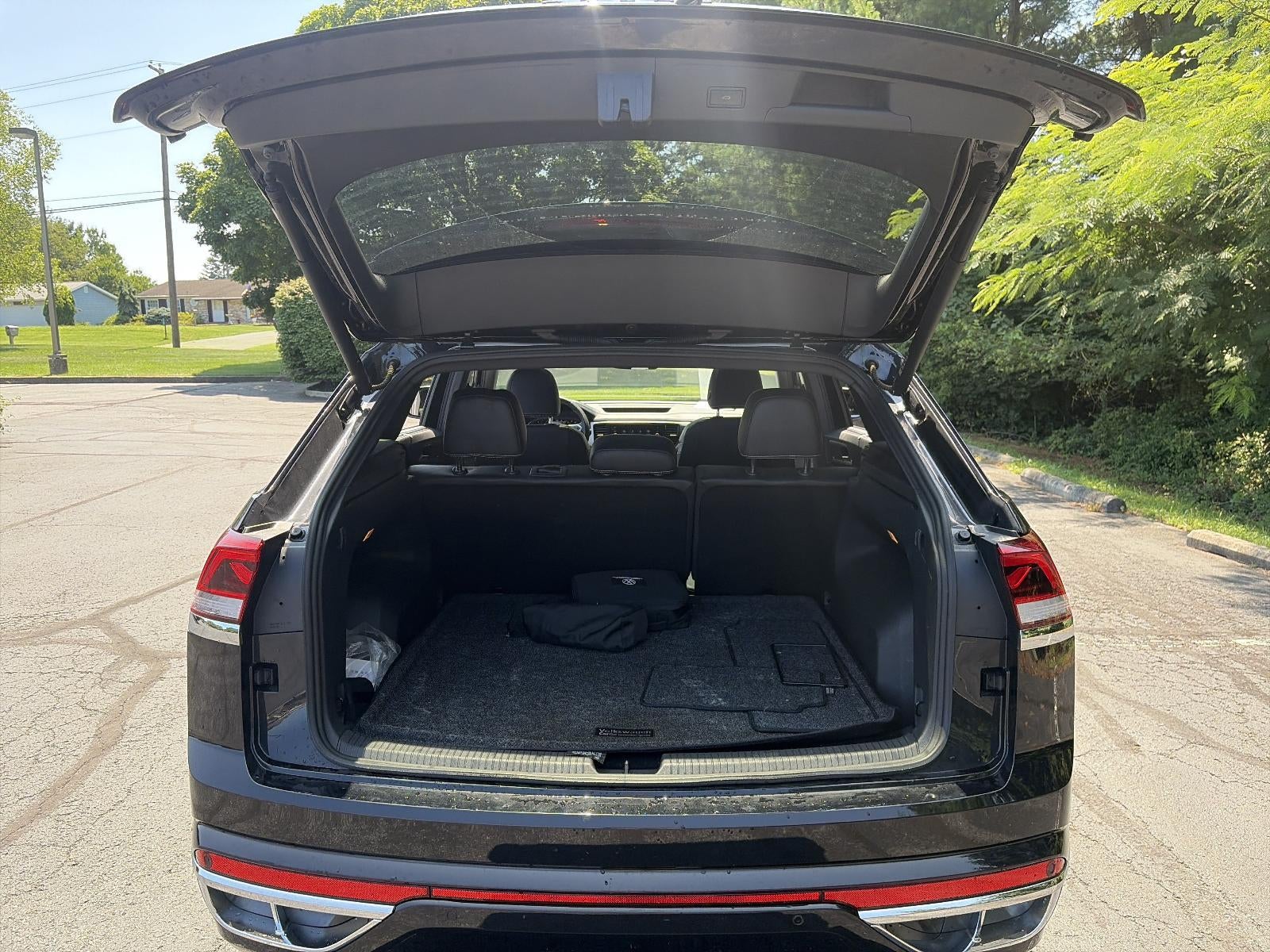 2023 Volkswagen Atlas Cross Sport 3.6L V6 SEL Premium R-Line 4MOTION
