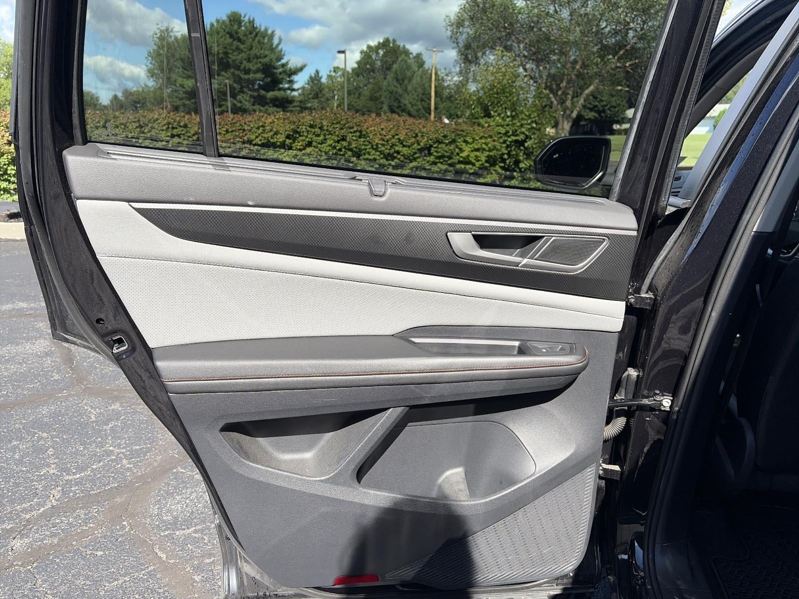 2024 Volkswagen Atlas 2.0T Peak Edition SEL 4MOTION