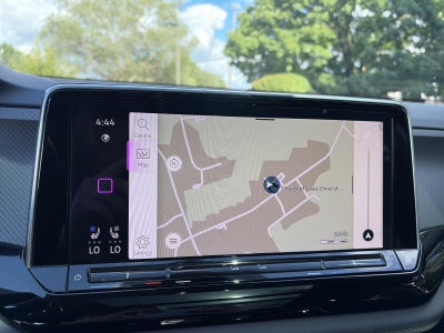 2024 Volkswagen Atlas 2.0T Peak Edition SEL 4MOTION