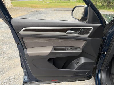 2023 Volkswagen Atlas 2.0T SE w/Technology 4MOTION
