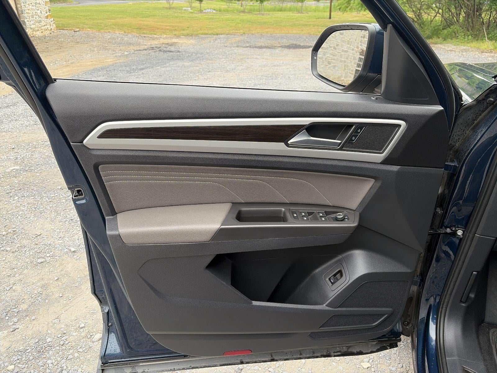 2023 Volkswagen Atlas 2.0T SE w/Technology 4MOTION