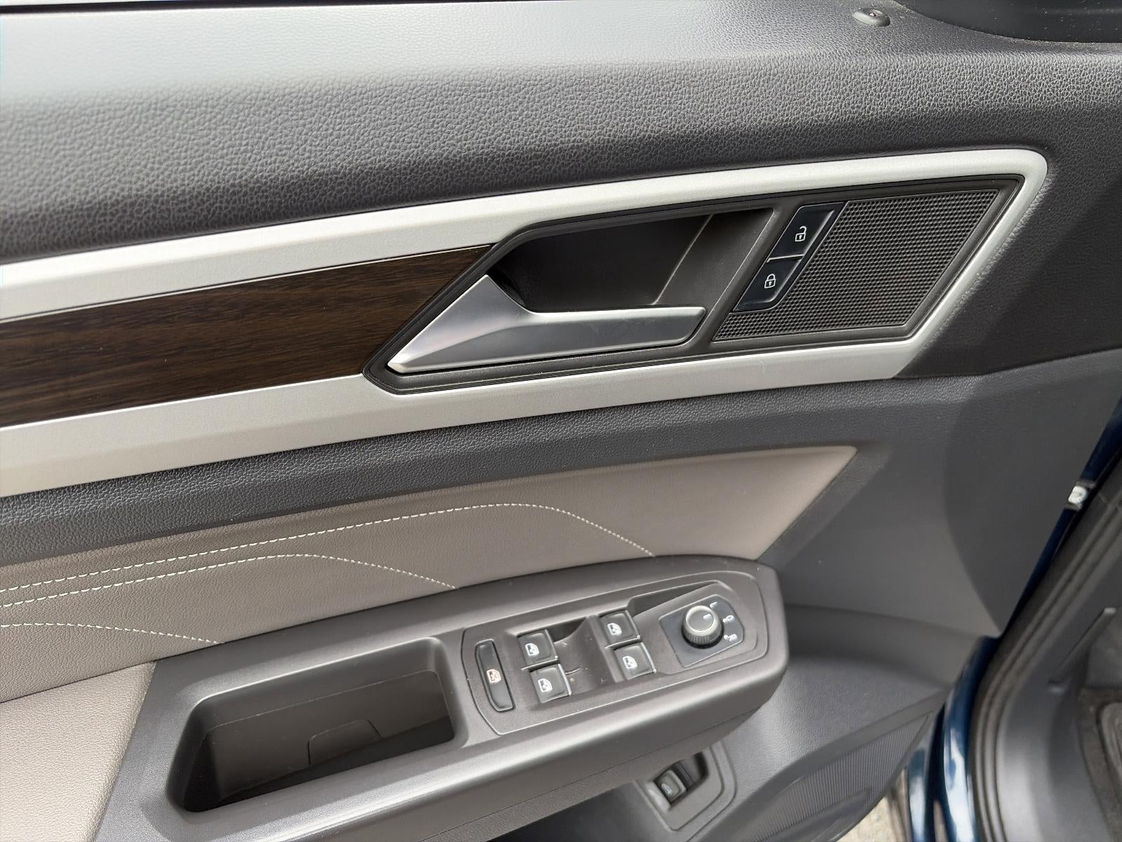 2023 Volkswagen Atlas 2.0T SE w/Technology 4MOTION