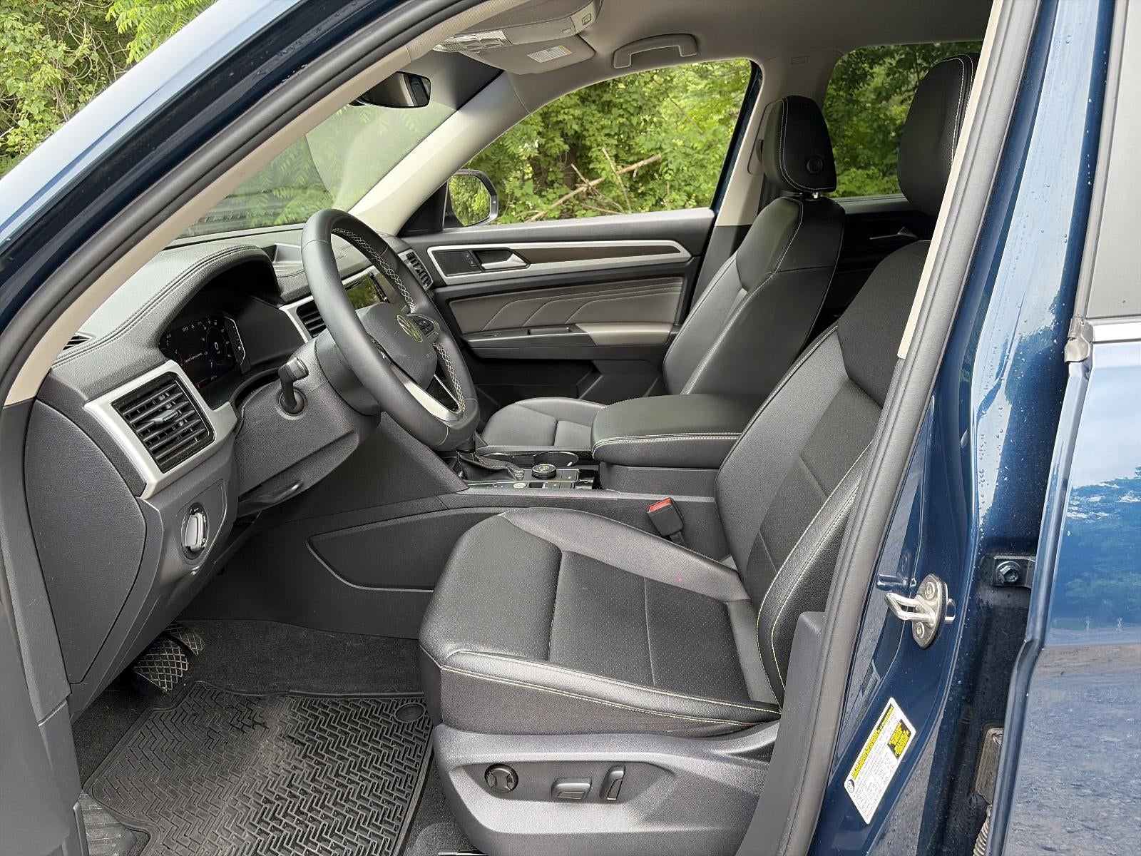 2023 Volkswagen Atlas 2.0T SE w/Technology 4MOTION