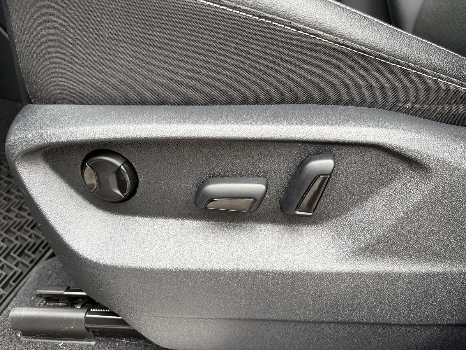 2023 Volkswagen Atlas 2.0T SE w/Technology 4MOTION