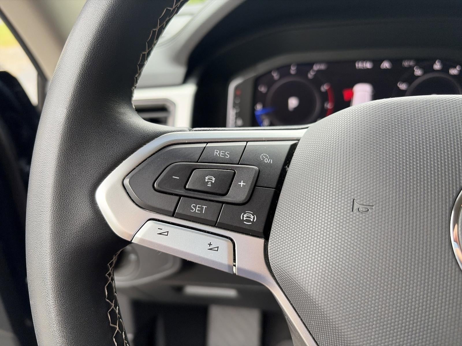 2023 Volkswagen Atlas 2.0T SE w/Technology 4MOTION