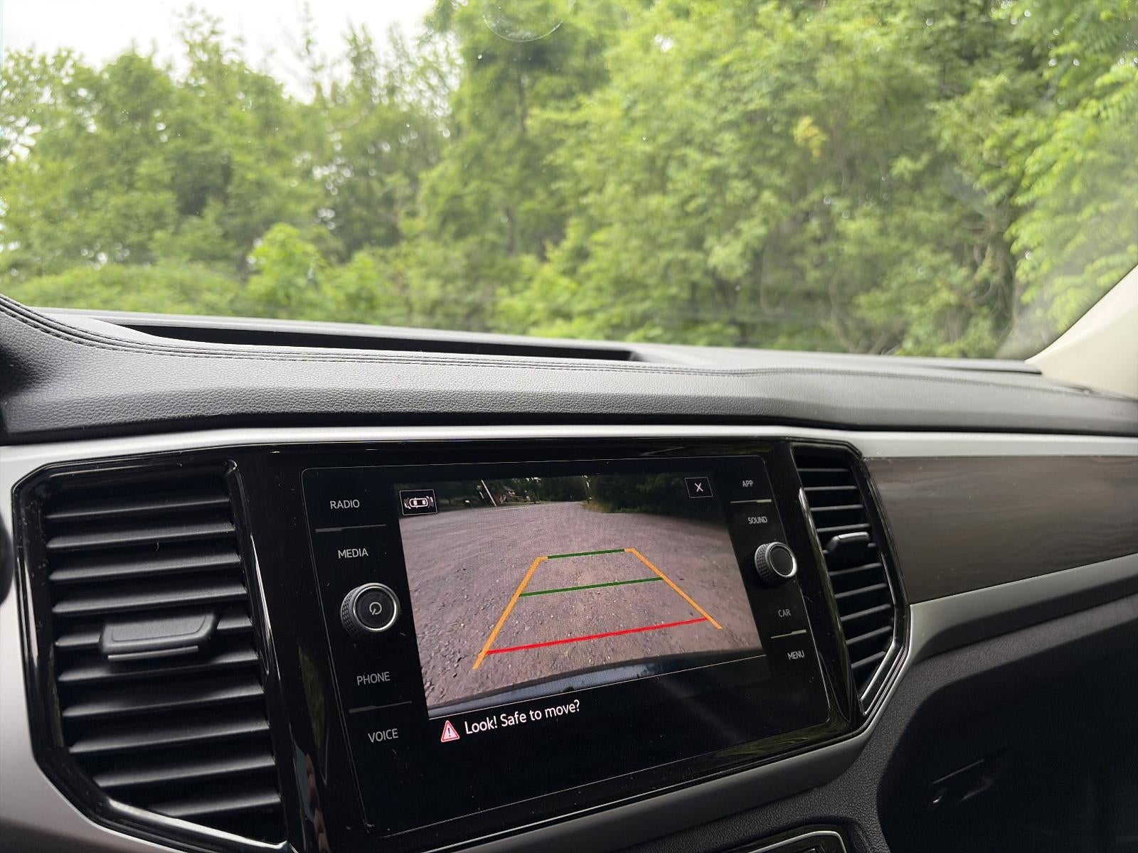 2023 Volkswagen Atlas 2.0T SE w/Technology 4MOTION