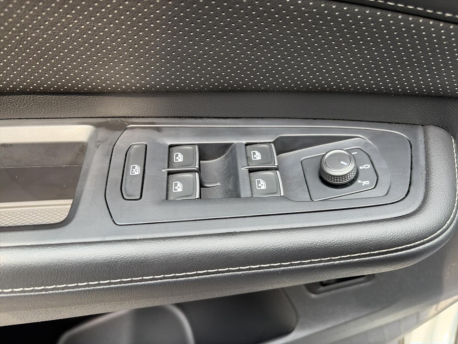 2024 Volkswagen Atlas 2.0T SE w/Technology 4MOTION