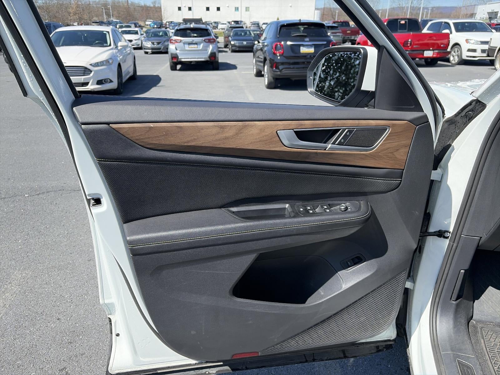 2024 Volkswagen Atlas 2.0T SE w/Technology 4MOTION