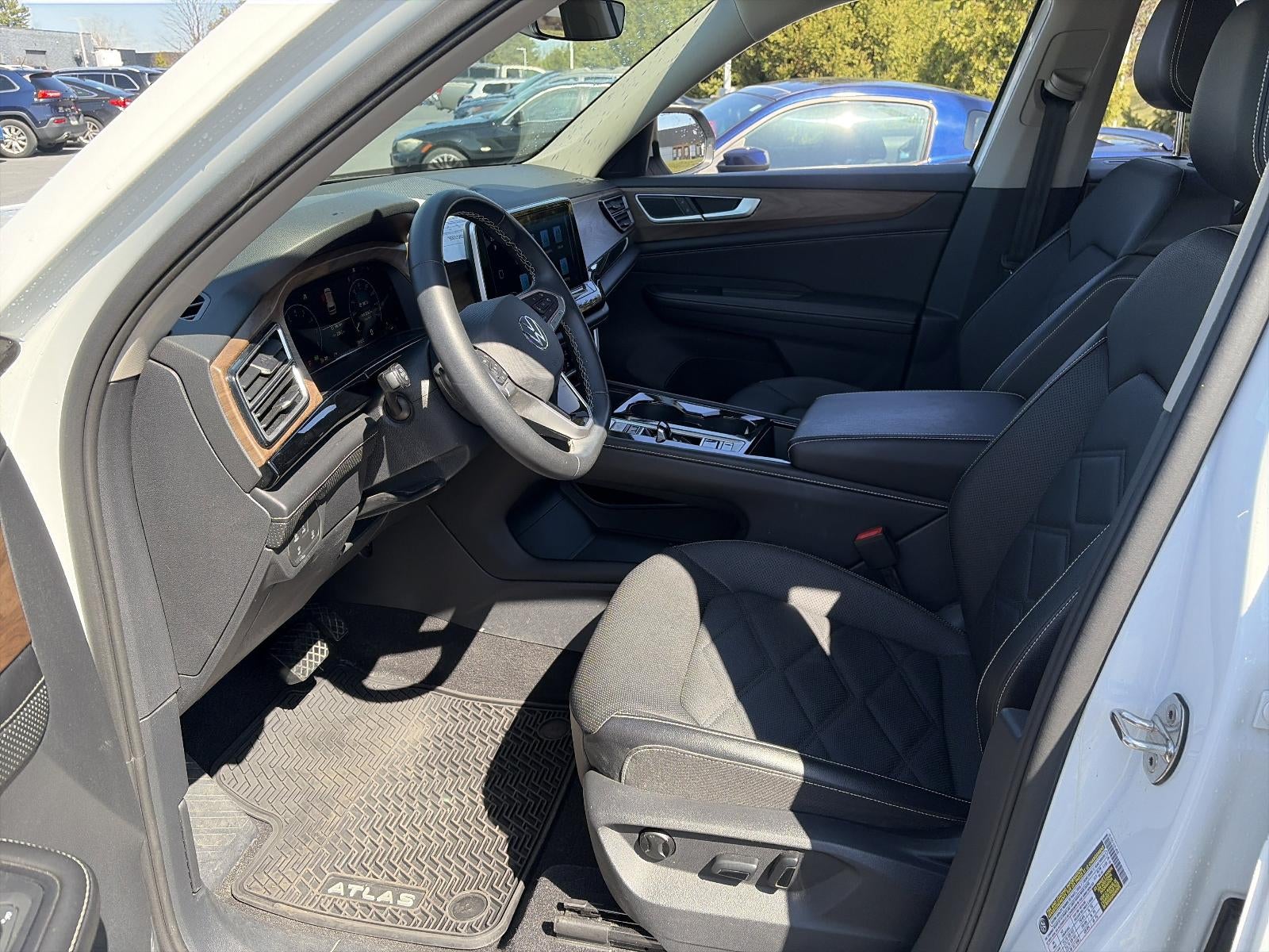 2024 Volkswagen Atlas 2.0T SE w/Technology 4MOTION