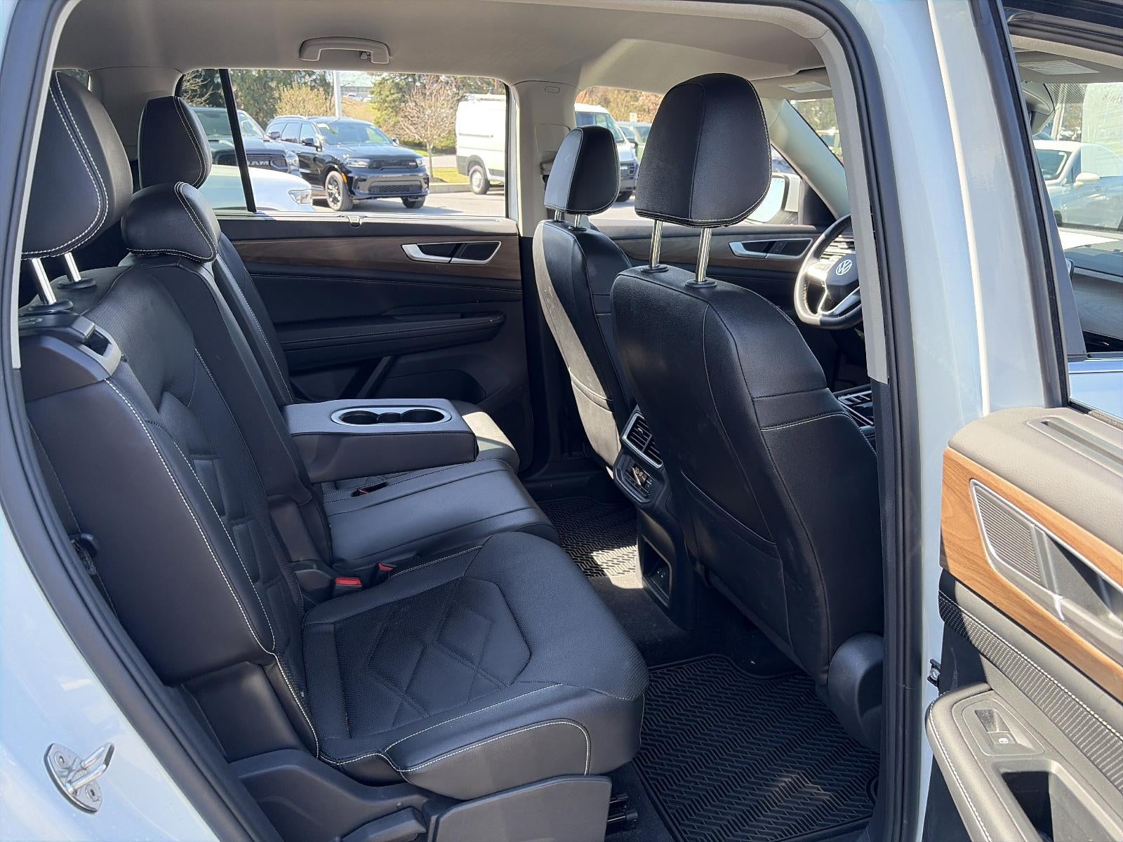 2024 Volkswagen Atlas 2.0T SE w/Technology 4MOTION