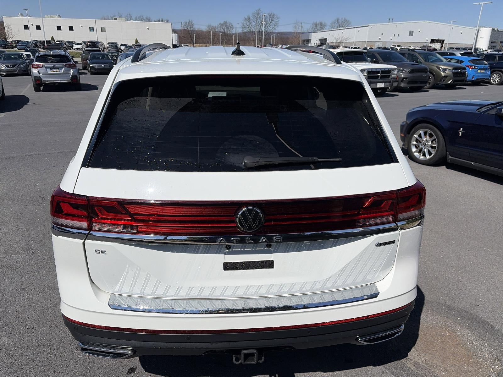 2024 Volkswagen Atlas 2.0T SE w/Technology 4MOTION