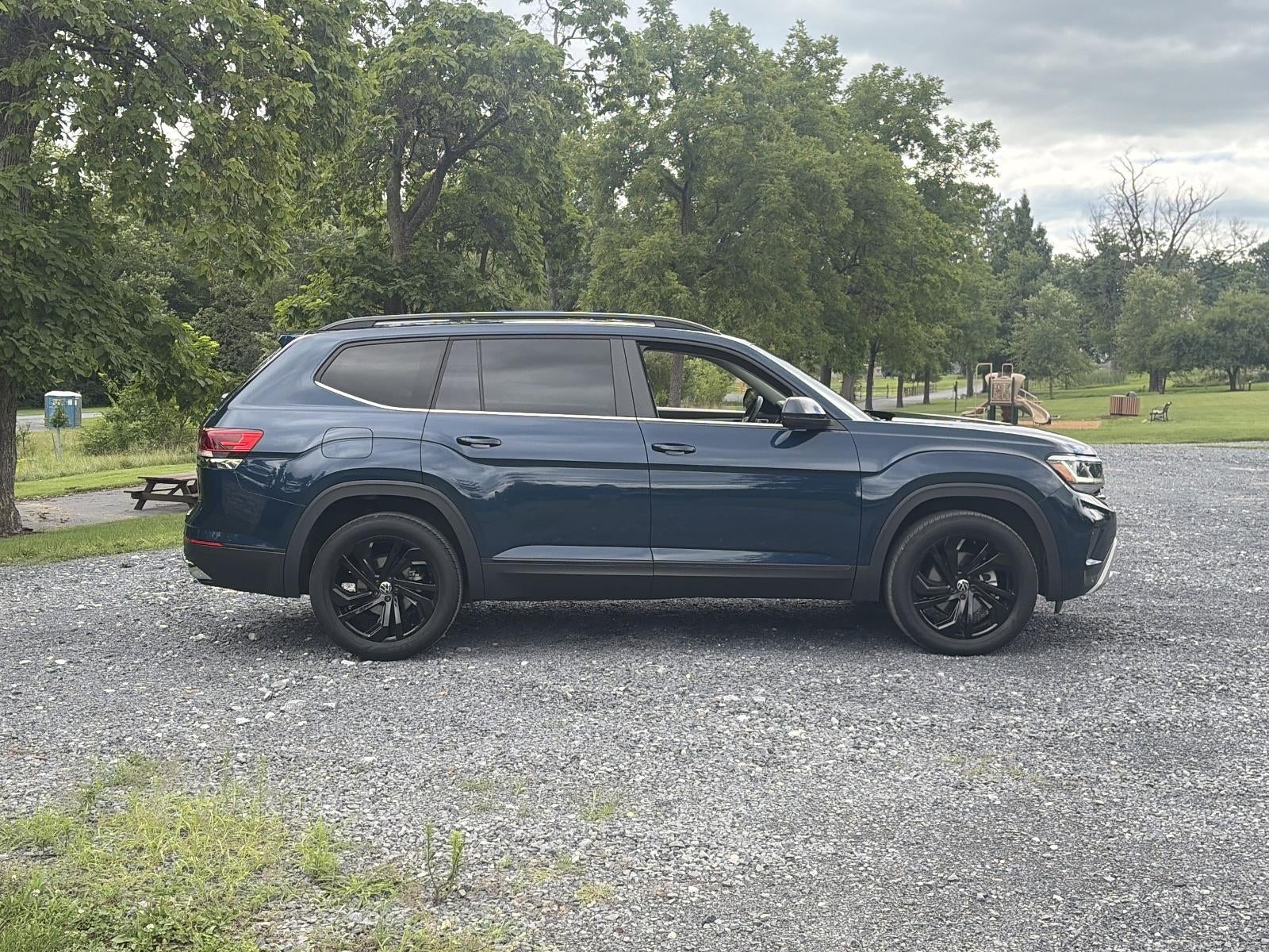 2023 Volkswagen Atlas 2.0T SE w/Technology 4MOTION