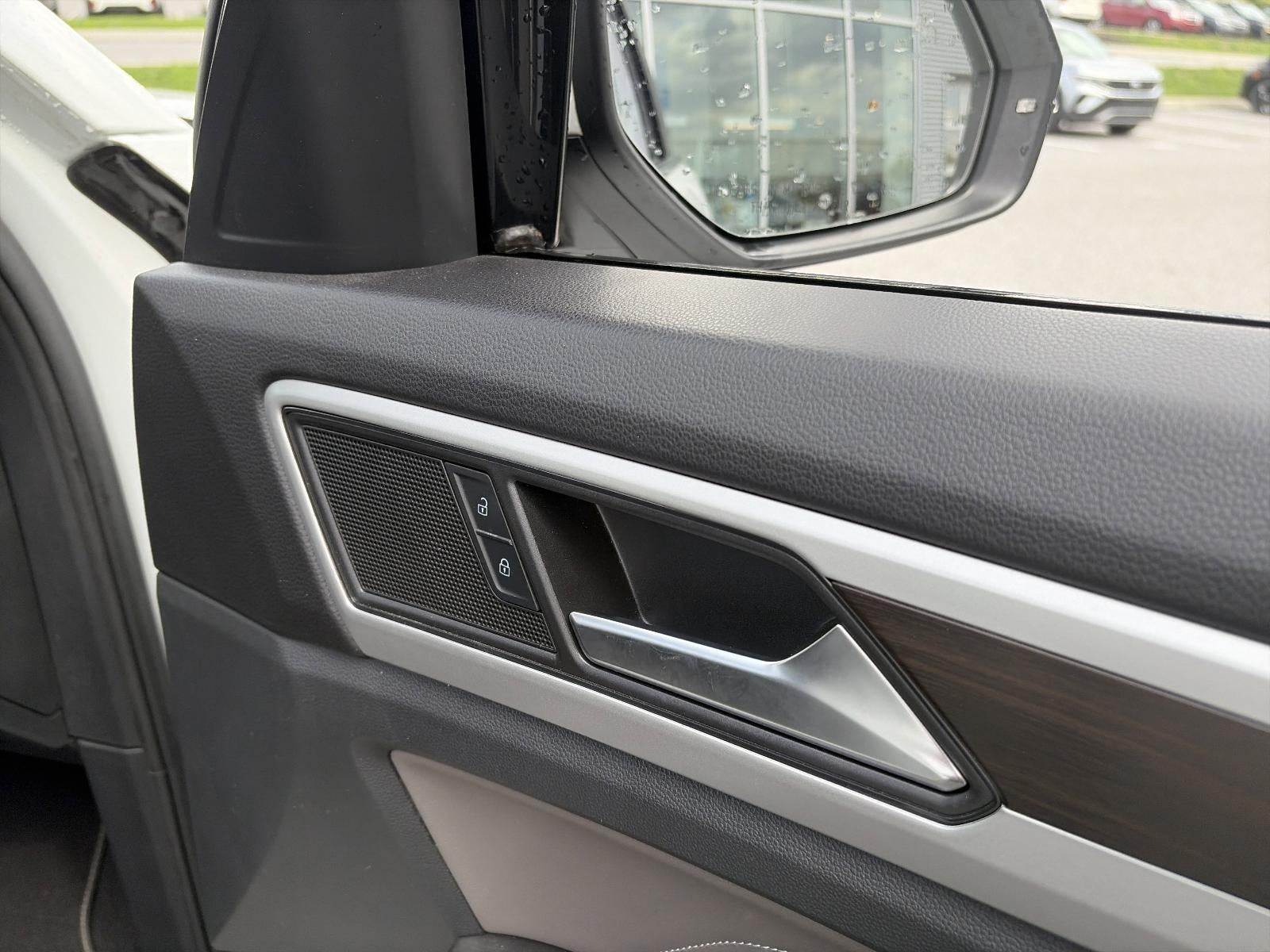 2023 Volkswagen Atlas 2.0T SE w/Technology 4MOTION