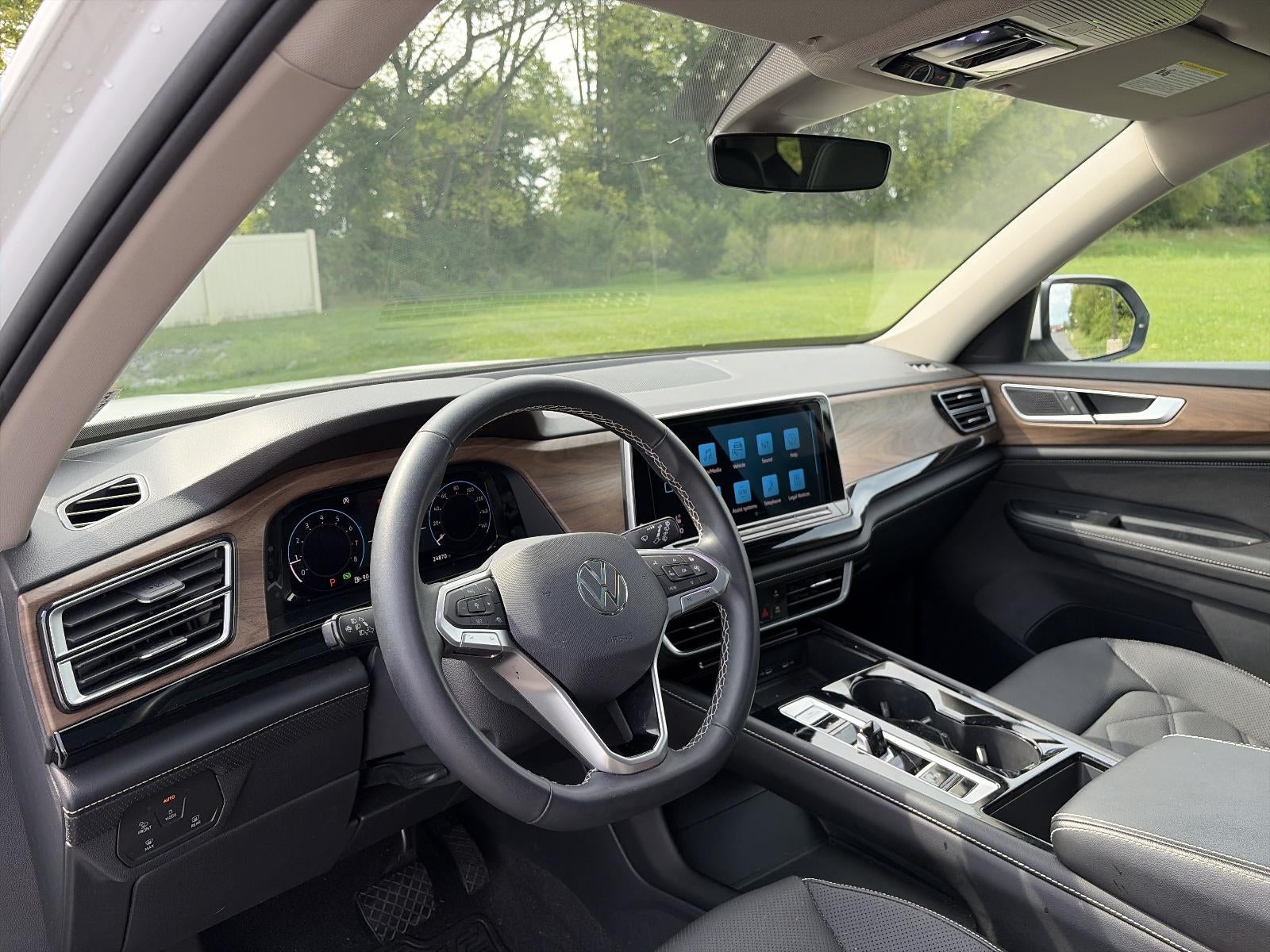 2024 Volkswagen Atlas 2.0T SE w/Technology 4MOTION