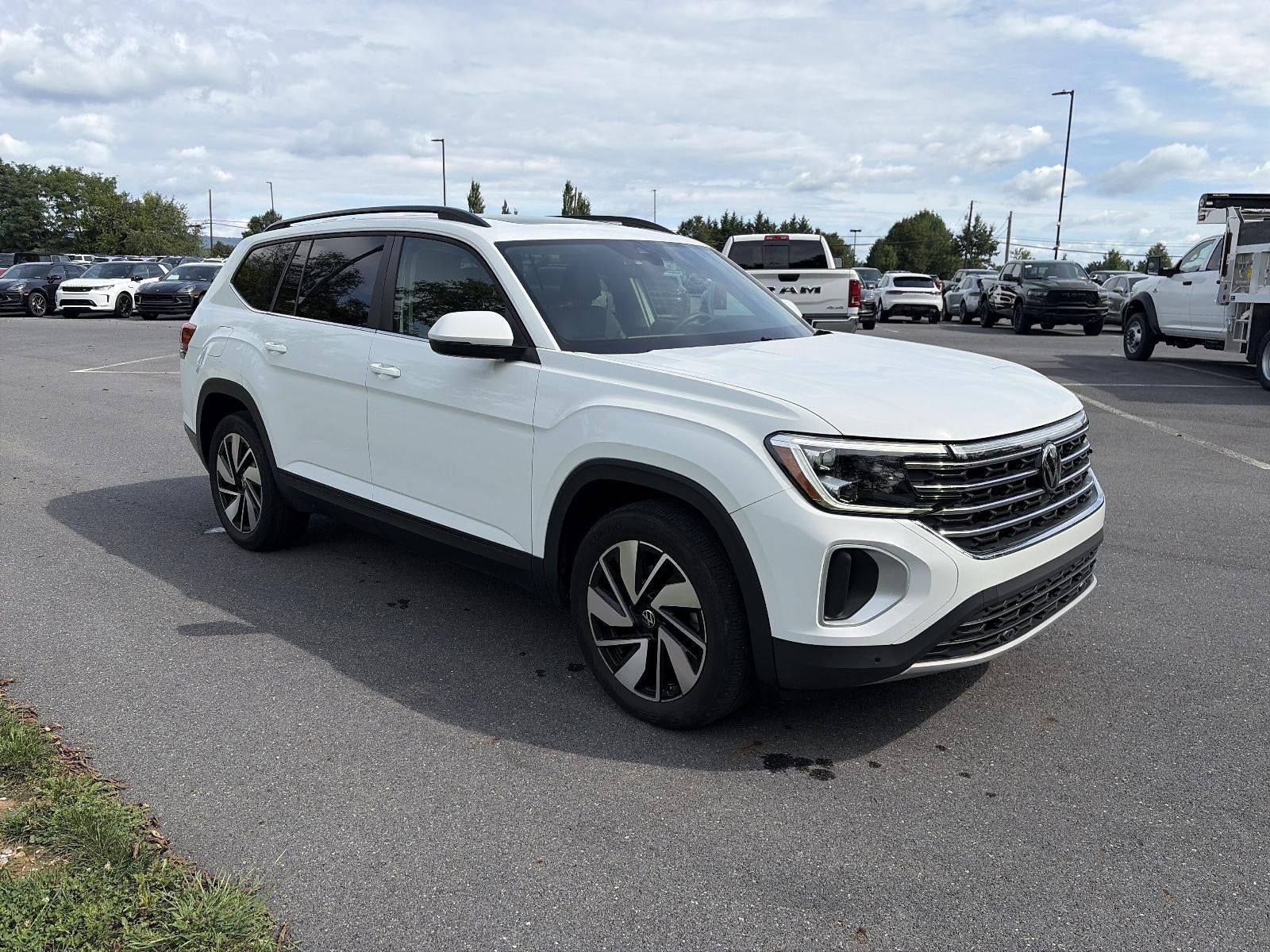 2024 Volkswagen Atlas 2.0T SE w/Technology 4MOTION