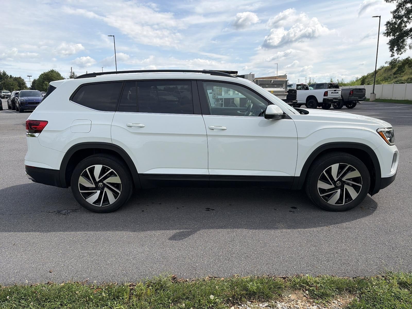 2024 Volkswagen Atlas 2.0T SE w/Technology 4MOTION