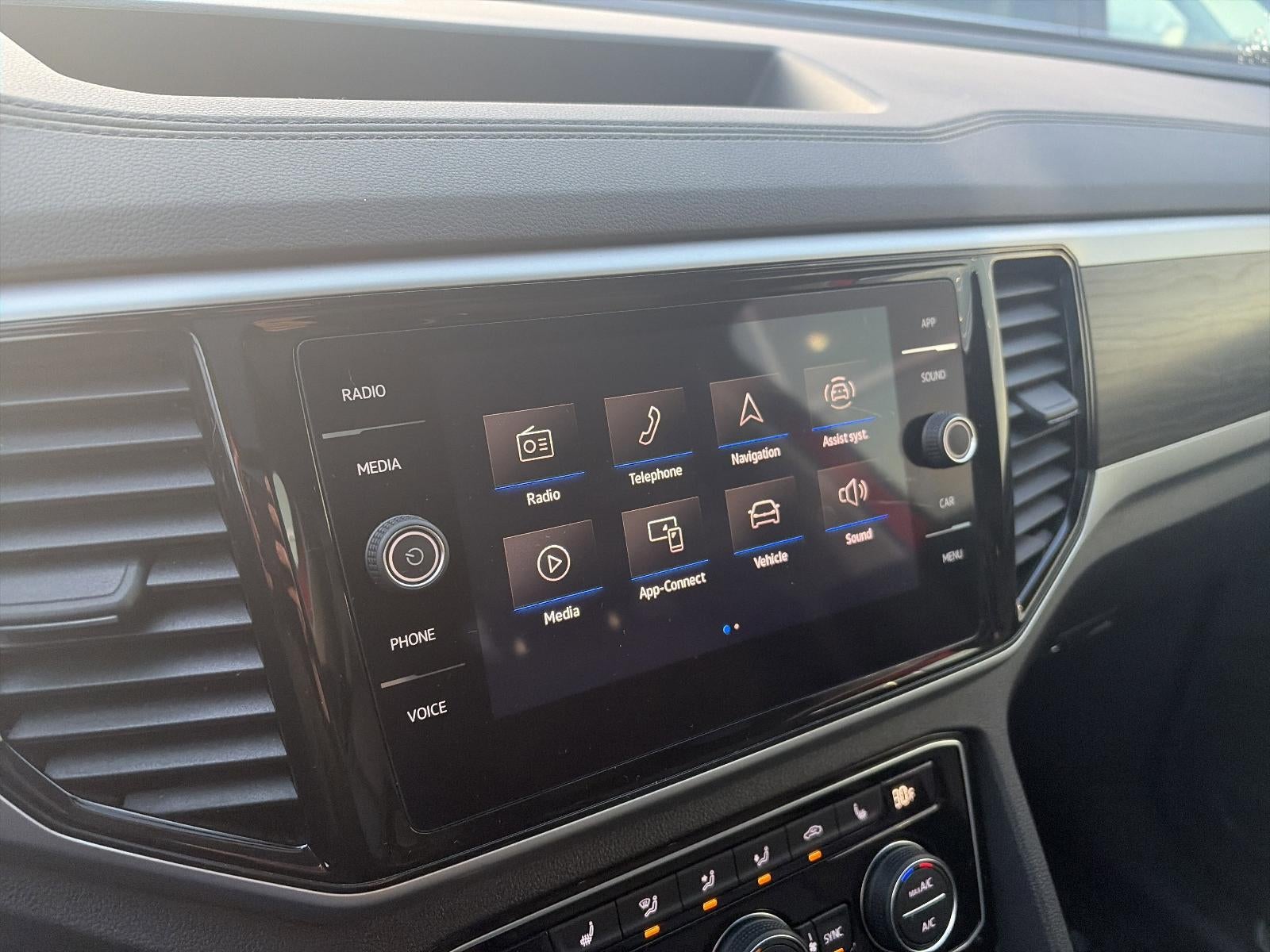 2023 Volkswagen Atlas 3.6L V6 SE w/Technology 4MOTION