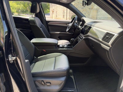 2023 Volkswagen Atlas Cross Sport 3.6L V6 SEL R-Line Black 4MOTION