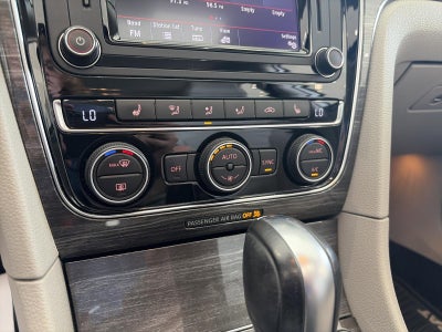 2018 Volkswagen Passat 2.0T SE w/Technology Auto