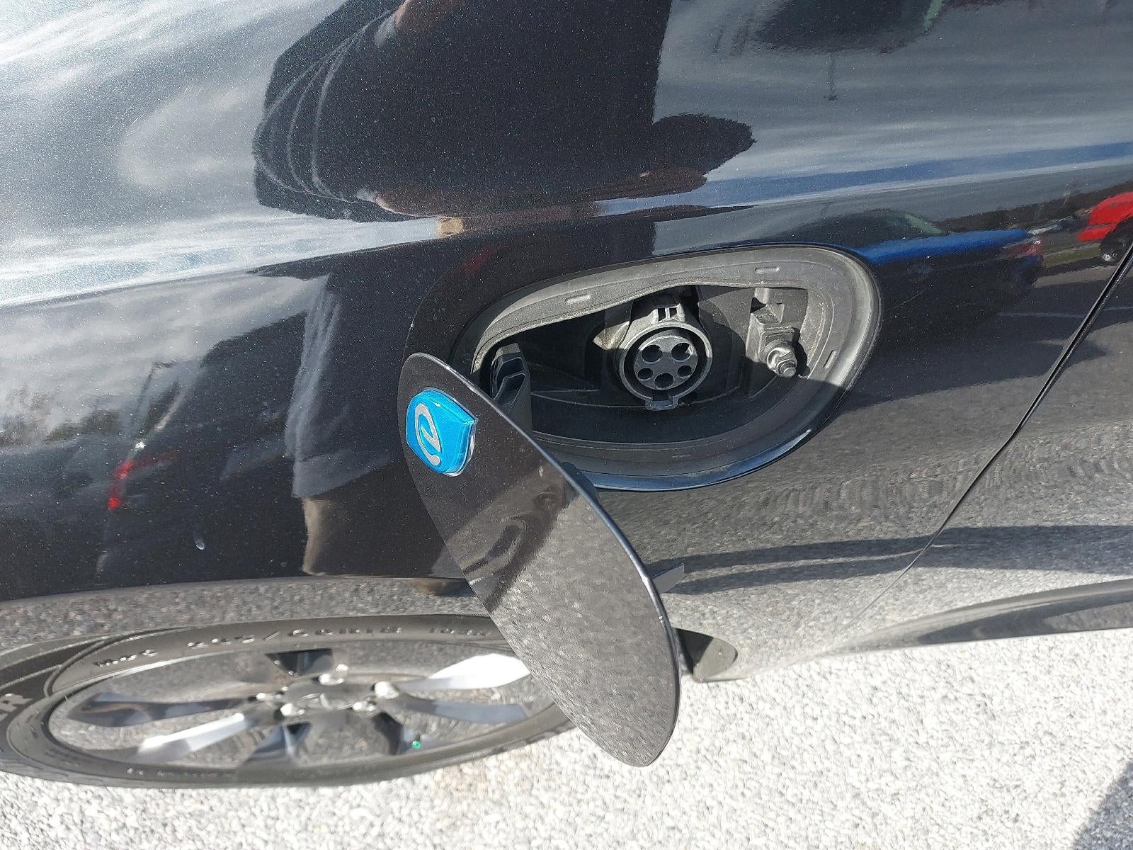 2020 Chrysler Pacifica Hybrid Red S FWD