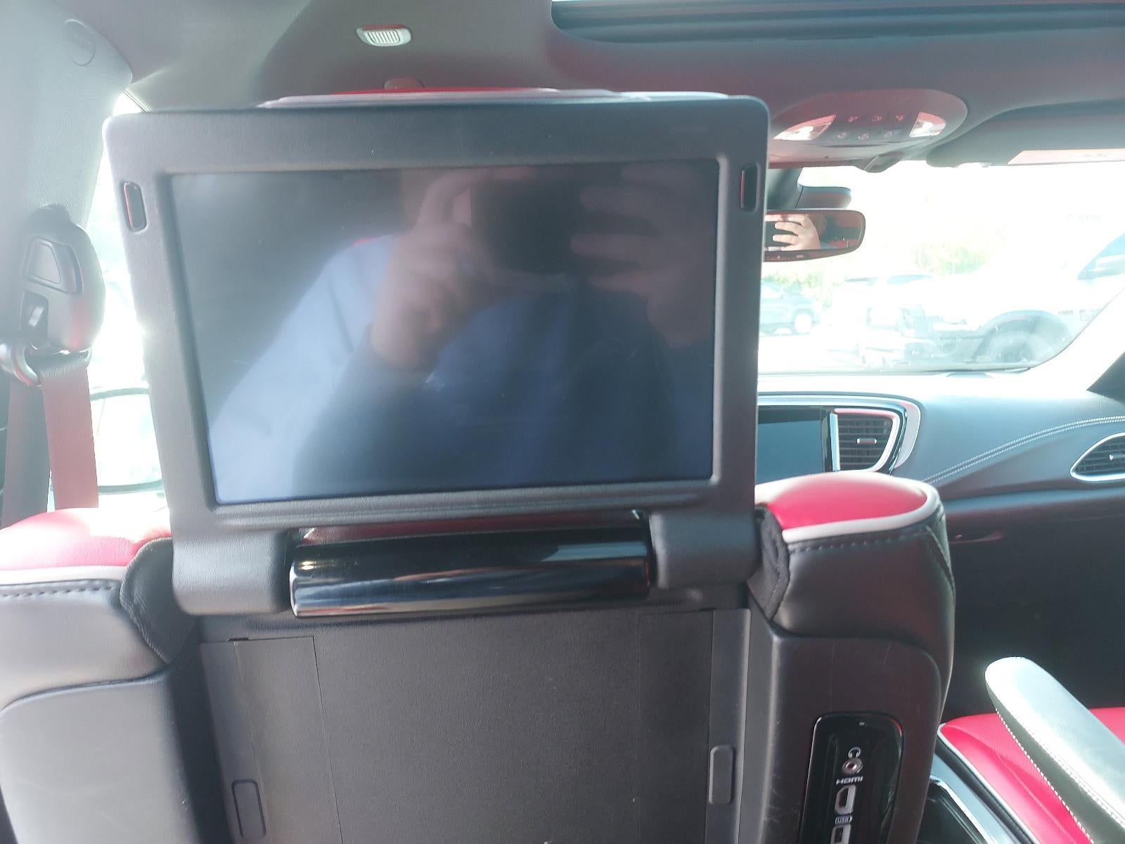 2020 Chrysler Pacifica Hybrid Red S FWD