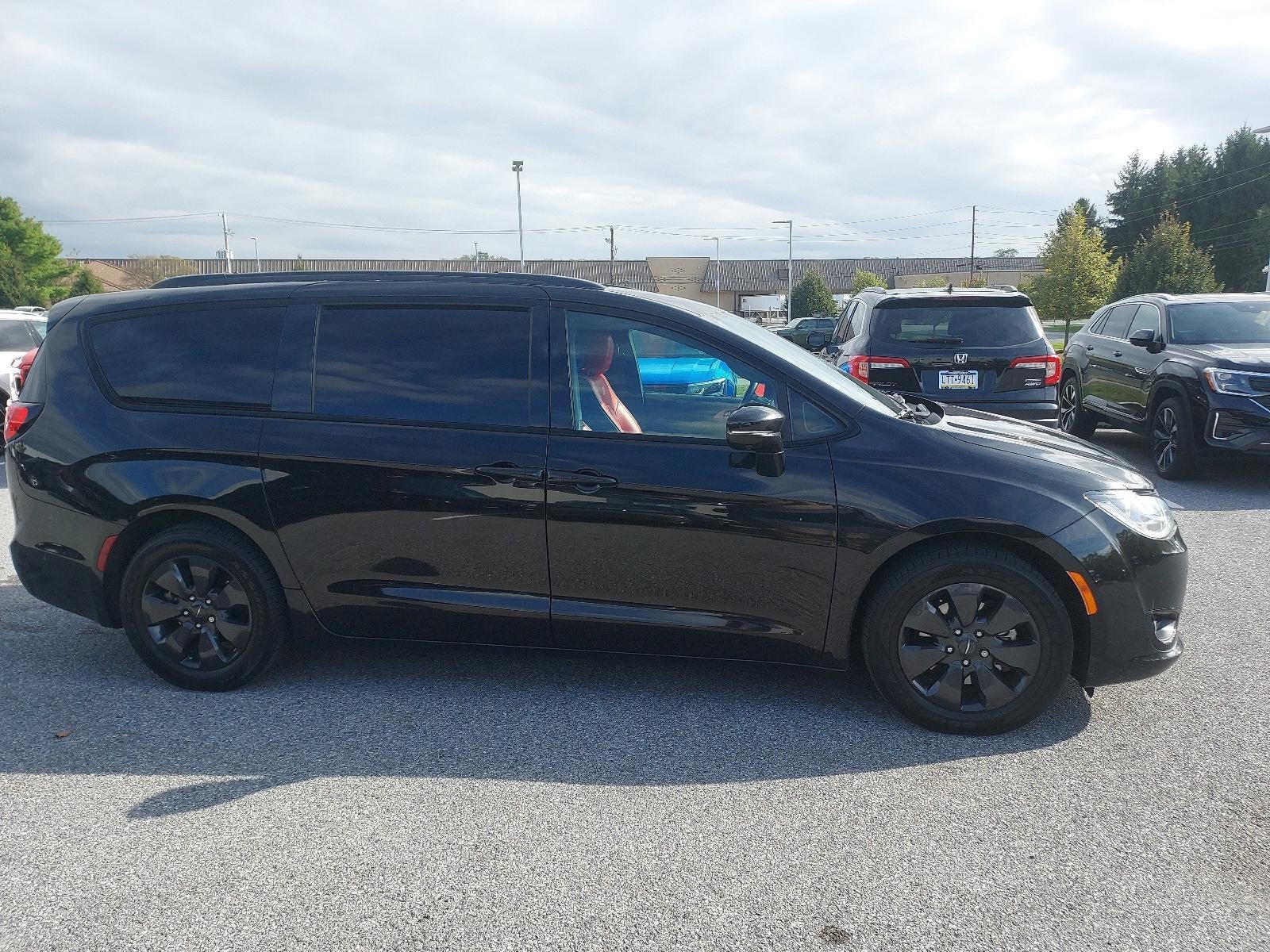 2020 Chrysler Pacifica Hybrid Red S FWD