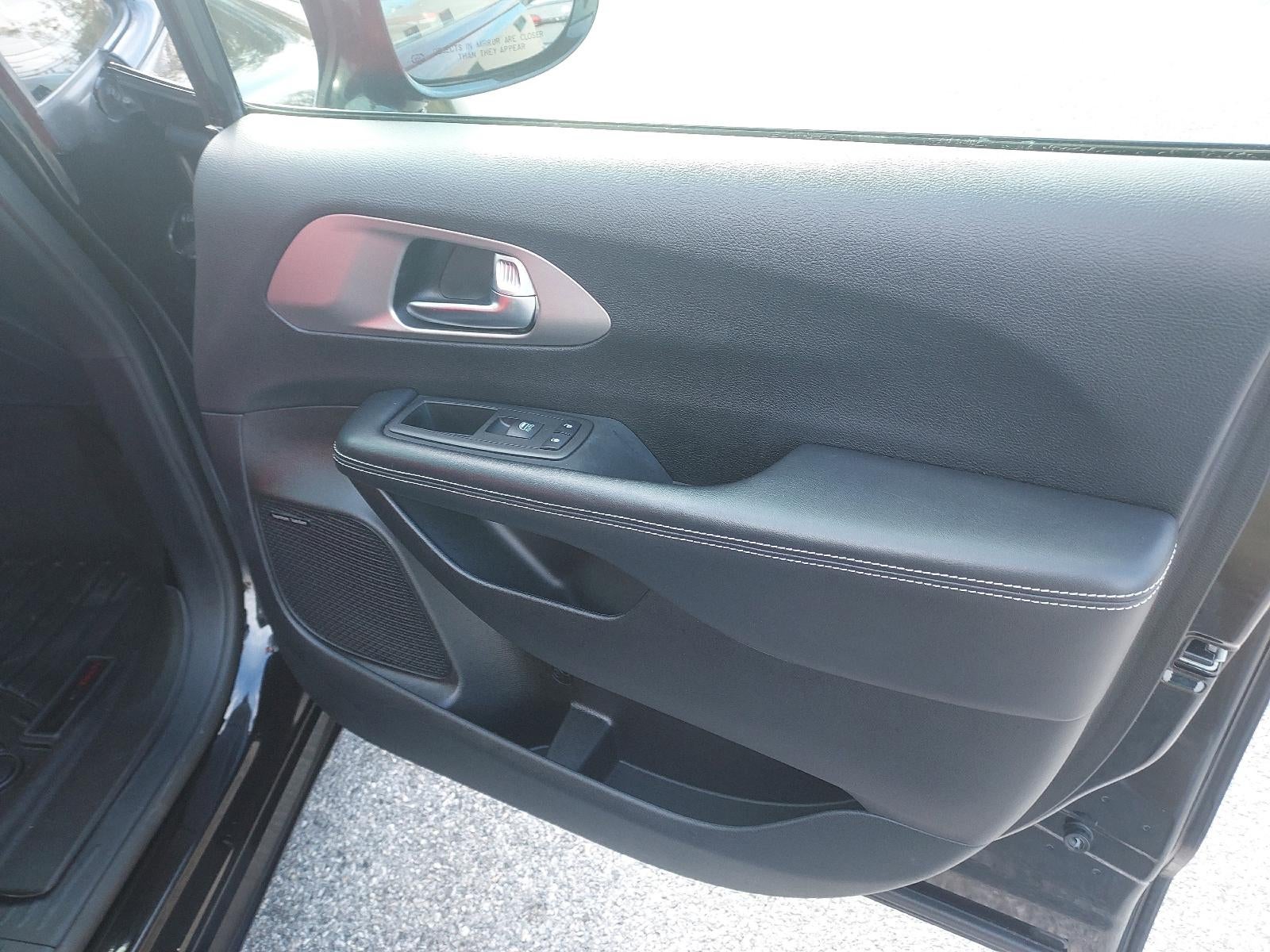 2020 Chrysler Pacifica Hybrid Red S FWD