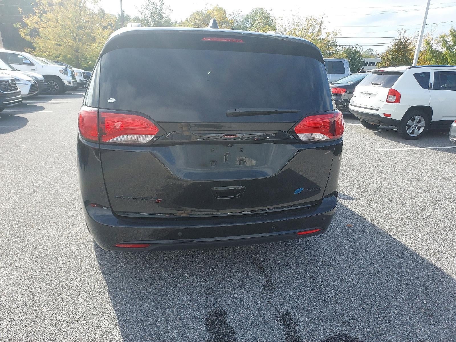 2020 Chrysler Pacifica Hybrid Red S FWD
