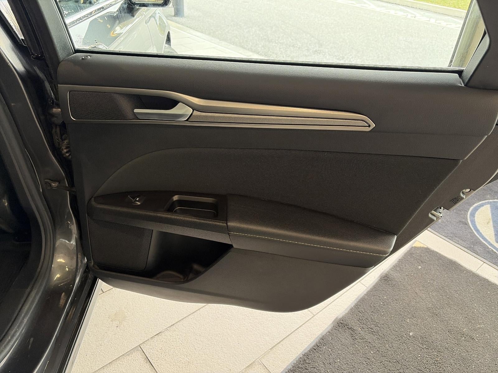 2017 Ford Fusion SE FWD