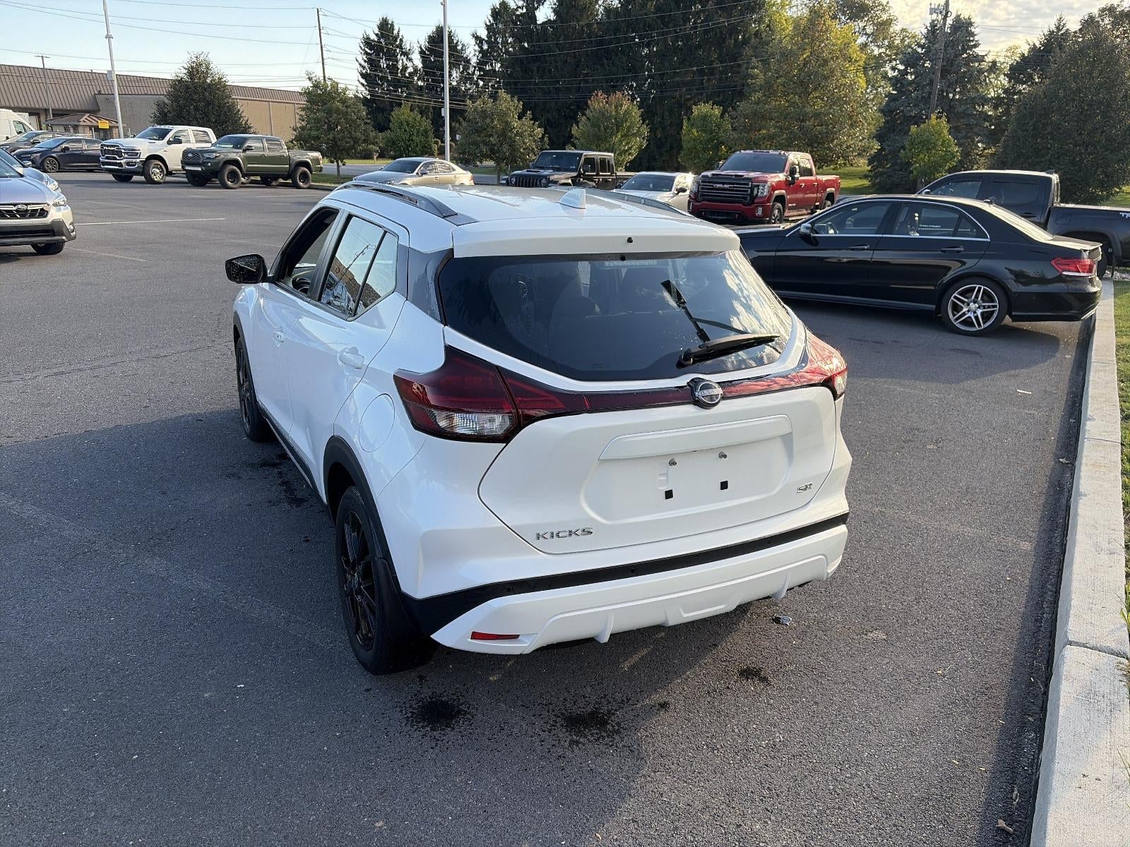 2023 Nissan Kicks SR FWD