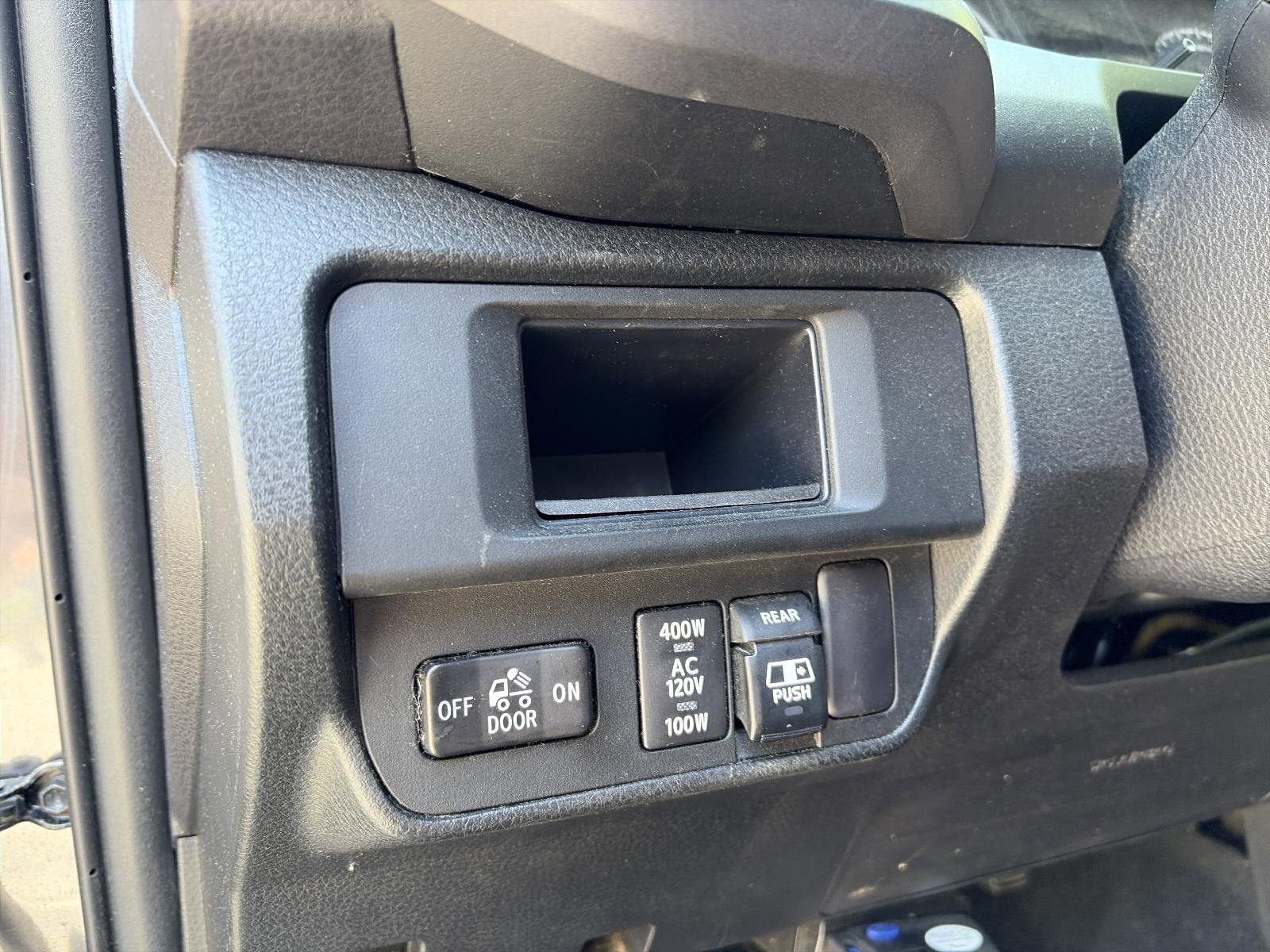2017 Toyota Tacoma TRD Sport Double Cab 5' Bed V6 4x4 AT (Natl)