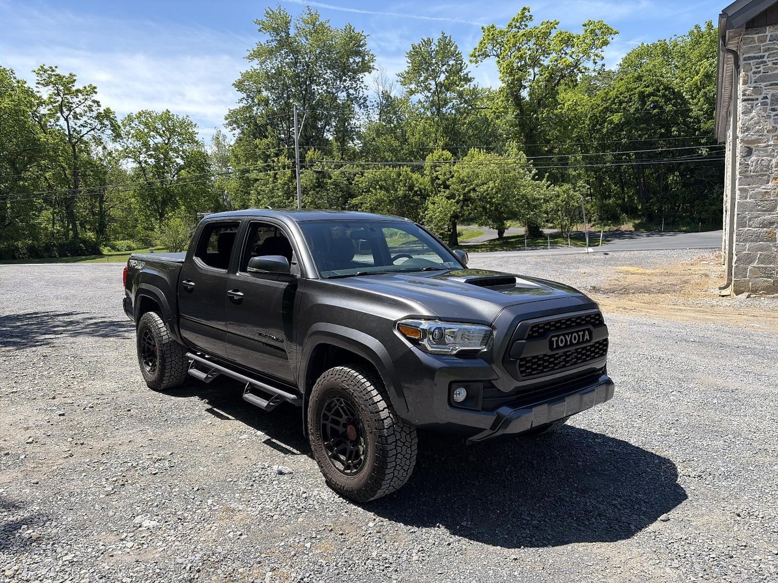 2017 Toyota Tacoma TRD Sport Double Cab 5' Bed V6 4x4 AT (Natl)