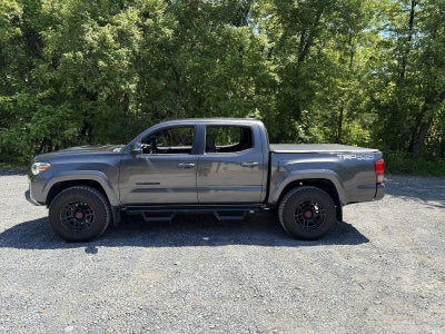 2017 Toyota Tacoma TRD Sport Double Cab 5' Bed V6 4x4 AT (Natl)