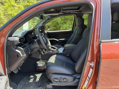 2024 Toyota Tacoma 4WD 4WD TRD Pro Hybrid Double Cab 5' Bed AT (Natl)