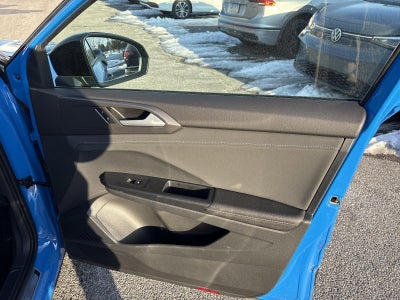 2025 Volkswagen Taos SE Black 4MOTION